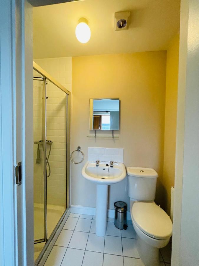 באליווהן Burren Atlantic Hotel & Holiday Cottages מראה חיצוני תמונה