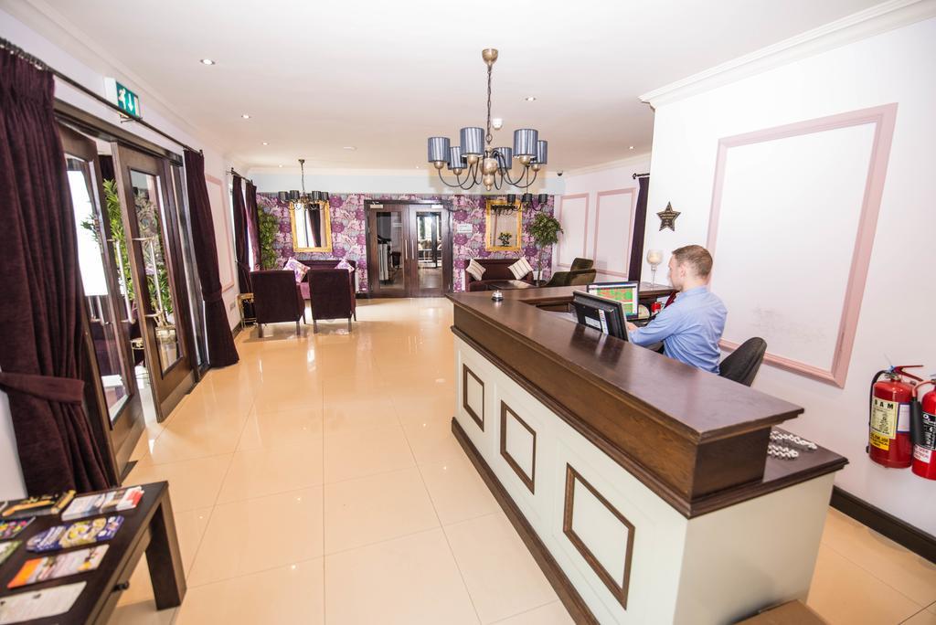באליווהן Burren Atlantic Hotel & Holiday Cottages מראה חיצוני תמונה