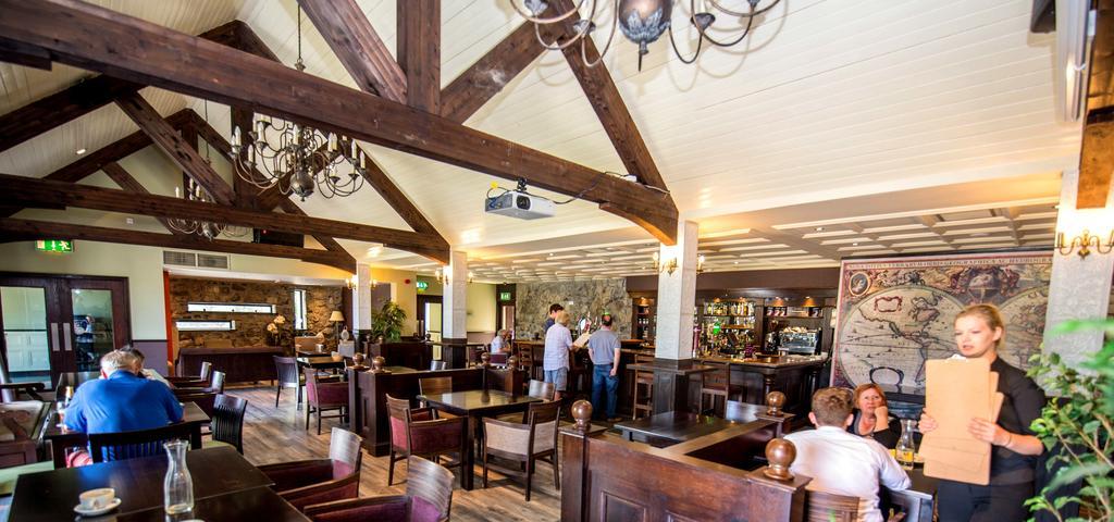באליווהן Burren Atlantic Hotel & Holiday Cottages מראה חיצוני תמונה