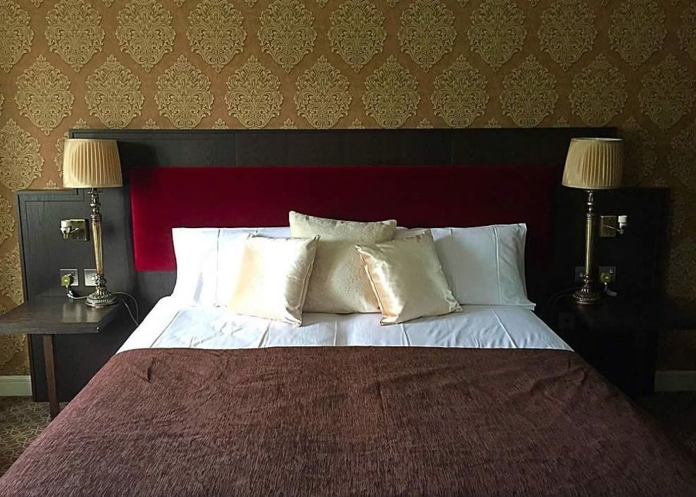 באליווהן Burren Atlantic Hotel & Holiday Cottages מראה חיצוני תמונה